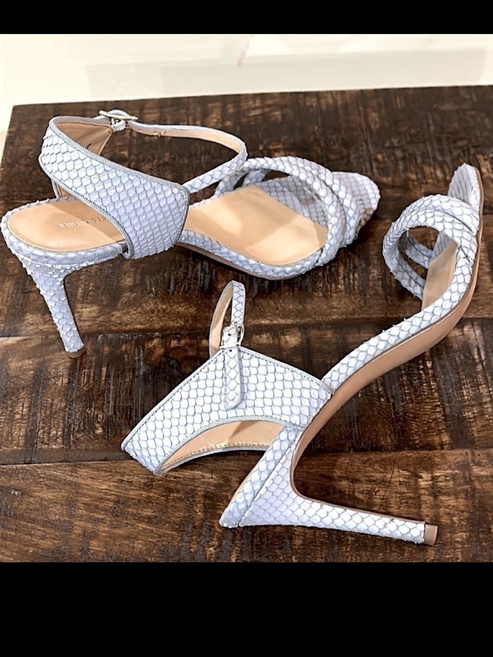 Banana Republic double strap light gray strap top heels sandals ankle strap 8.5